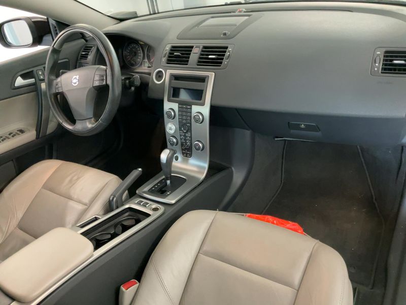 Volvo C70 2.4 D5 Summum — zdjęcie 12