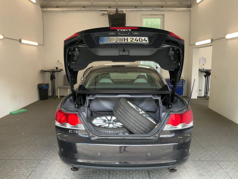 Volvo C70 2.4 D5 Summum — zdjęcie 10