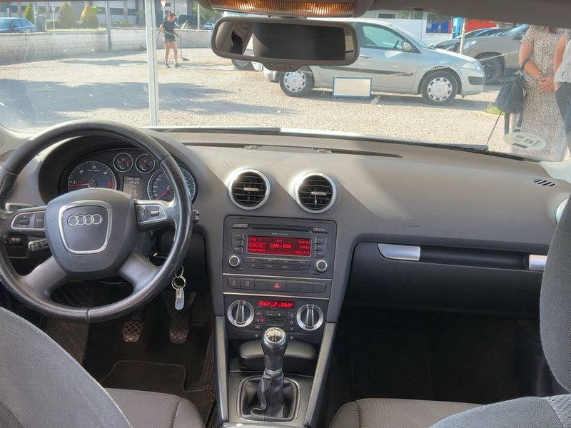 Audi A3 Sportback 1.6 TDI Attraction — zdjęcie 12