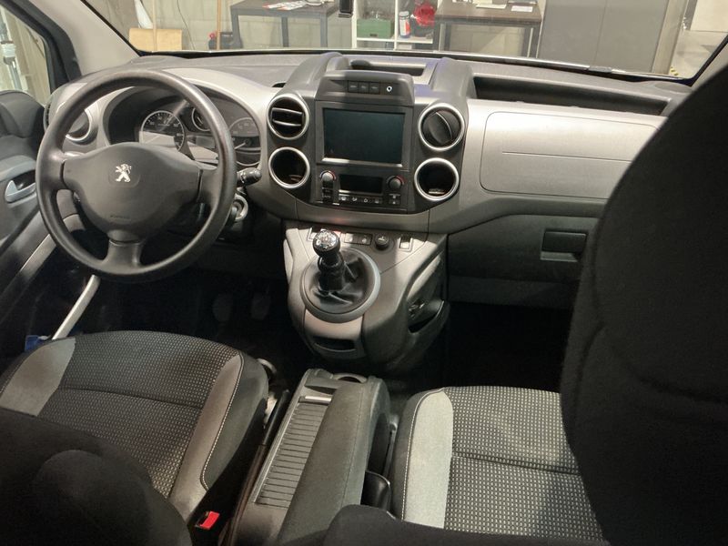 Peugeot Partner 1.2 PureTech Outdoor 2016 – снимка 18