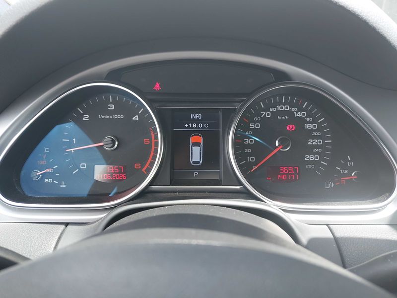 Audi Q7 3.0 V6 TDI quattro — zdjęcie 12