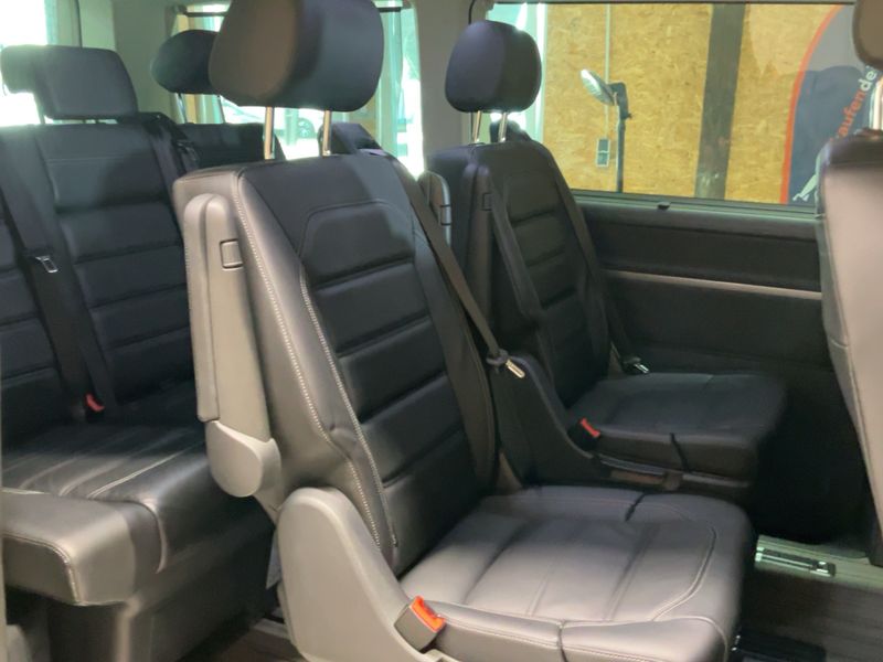Volkswagen T6 Multivan 2.0 TDI Highline 4Motion — zdjęcie 14