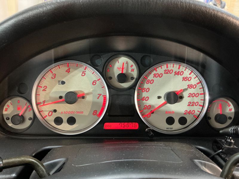 Mazda MX-5 1.8 Memories — zdjęcie 13