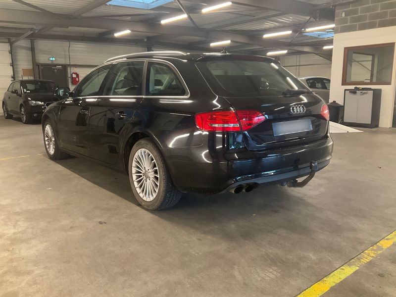 Audi A4 2.0 TDI Attraction 2012 – снимка 6