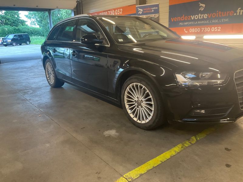 Audi A4 2.0 TDI Attraction 2012 – снимка 12