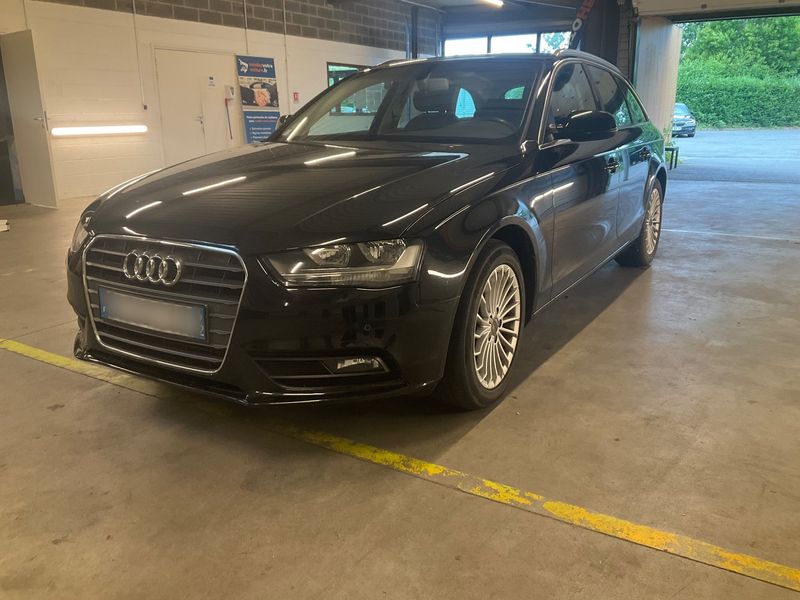 Audi A4 2.0 TDI Attraction 2012 – снимка 1