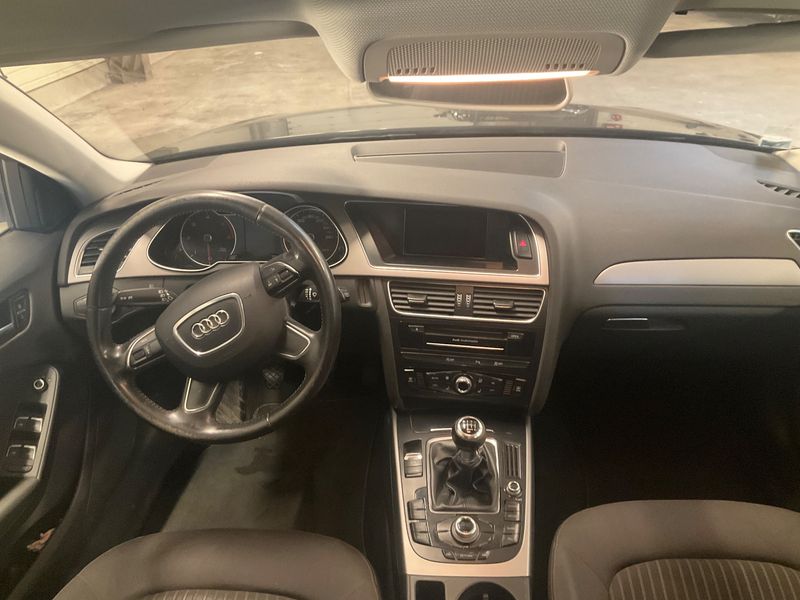 Audi A4 2.0 TDI Attraction 2012 – снимка 17