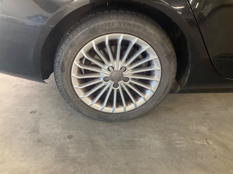 Audi A4 2.0 TDI Attraction 2012 – снимка 9