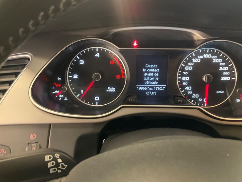 Audi A4 2.0 TDI Attraction 2012 – снимка 18