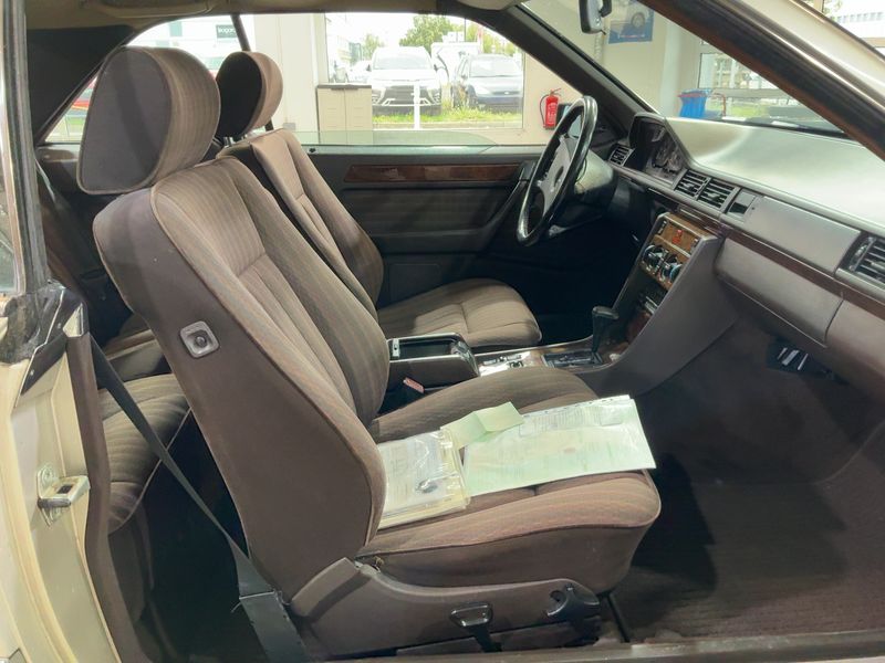 Mercedes-Benz E-Klasse CE 300 — zdjęcie 11