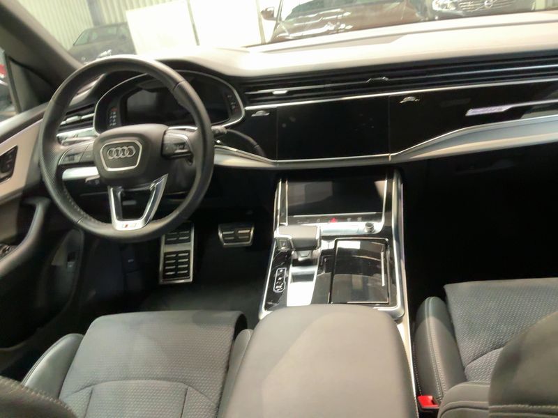 Audi Q8 50 TDI Mild-Hybrid quattro — zdjęcie 12