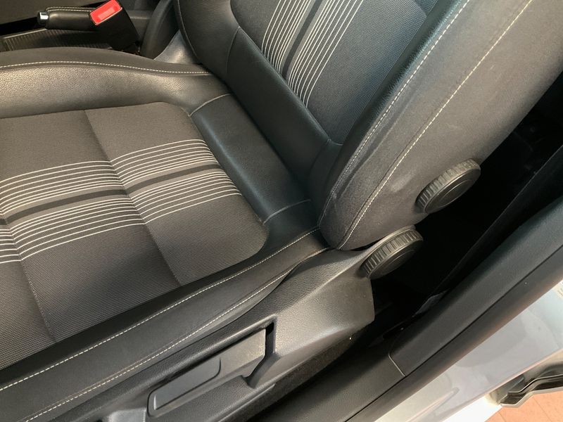 Volkswagen Golf VI Plus 1.2 TSI Match 2012 – снимка 31