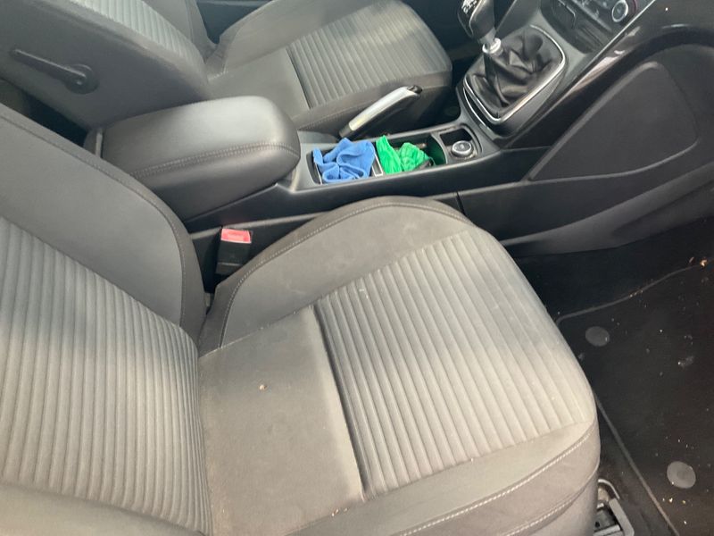 Ford C-Max 1.5 TDCi Titanium 2015 – снимка 21
