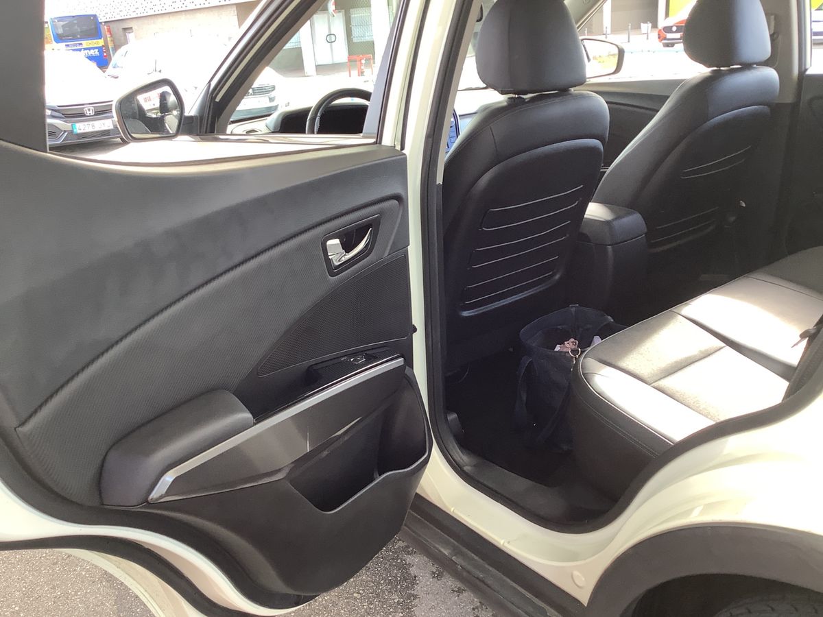 Ssangyong Tivoli 2020 — photo 36