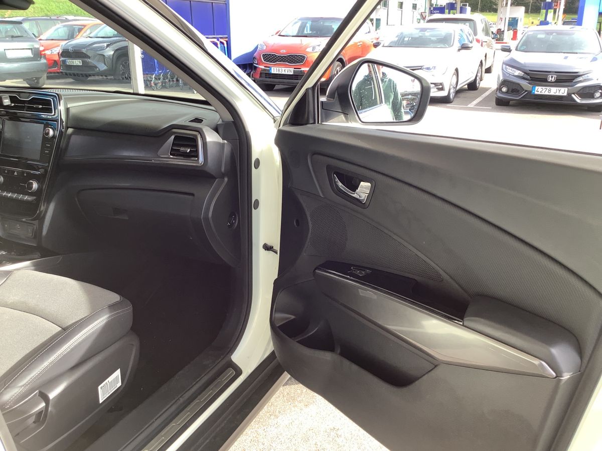 Ssangyong Tivoli 2020 — photo 30