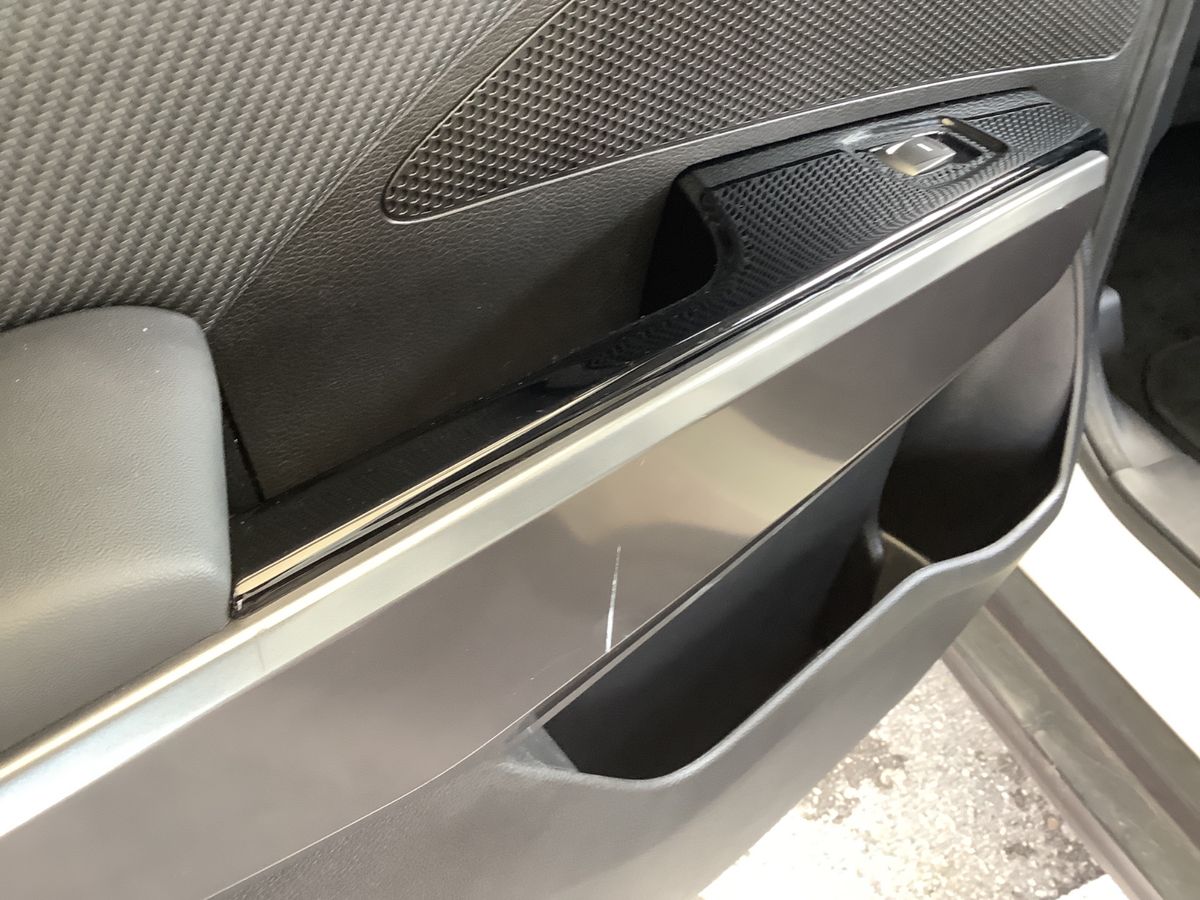 Ssangyong Tivoli 2020 — photo 42