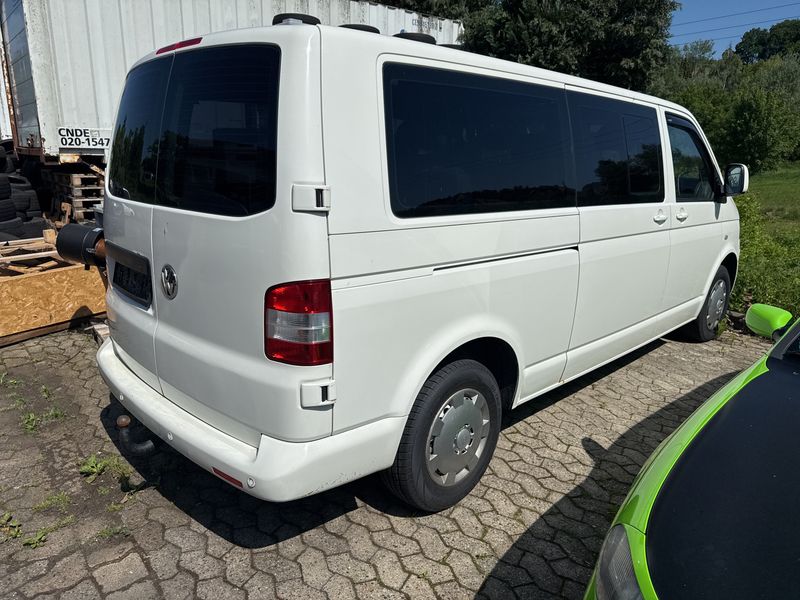 Volkswagen T5 Caravelle 2.5 TDI Comfortline lang — zdjęcie 17