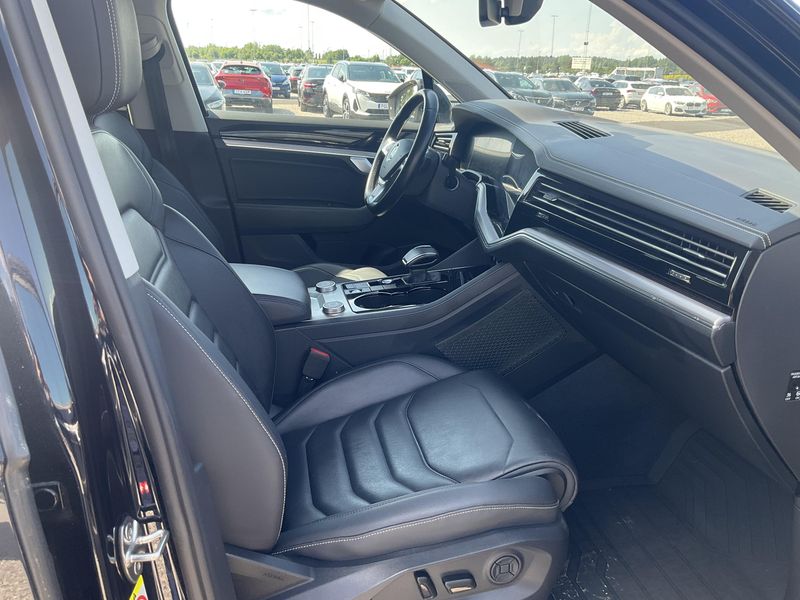 Volkswagen Touareg 3.0 V6 TDI Elegance 4Motion — zdjęcie 11