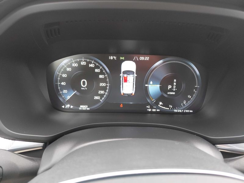Volvo XC60 2.0 T6 Plug-in Hybrid Inscription AWD — zdjęcie 12