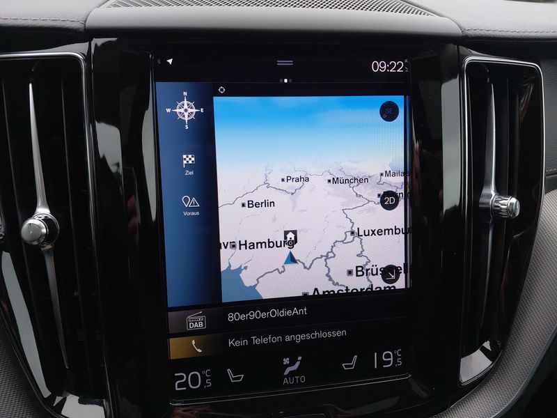 Volvo XC60 2.0 T6 Plug-in Hybrid Inscription AWD — zdjęcie 13