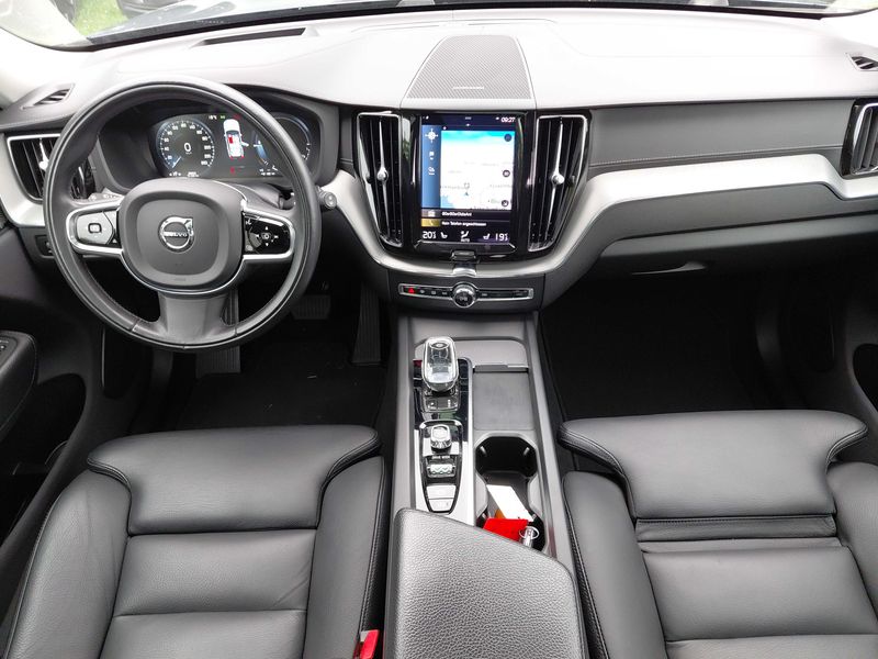 Volvo XC60 2.0 T6 Plug-in Hybrid Inscription AWD — zdjęcie 11