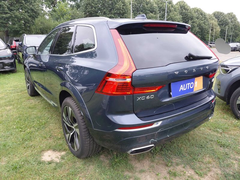 Volvo XC60 2.0 T6 Plug-in Hybrid Inscription AWD — zdjęcie 3
