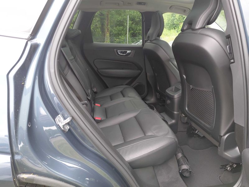 Volvo XC60 2.0 T6 Plug-in Hybrid Inscription AWD — zdjęcie 14