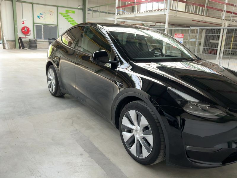 Tesla Model Y Max Range Dual AWD AWD — zdjęcie 8
