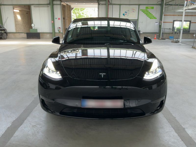 Tesla Model Y Max Range Dual AWD AWD — zdjęcie 9