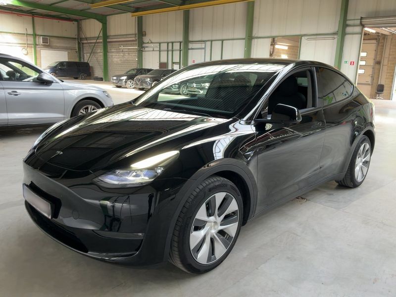 Tesla Model Y Max Range Dual AWD AWD
