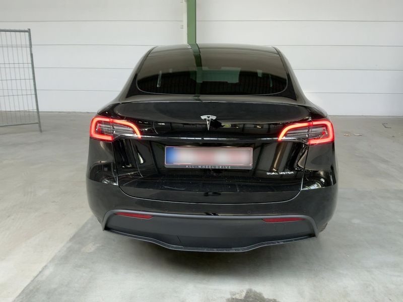 Tesla Model Y Max Range Dual AWD AWD — zdjęcie 5