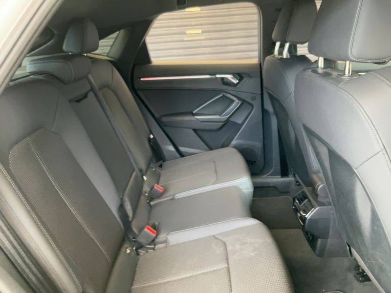 Audi Q3 Sportback 35 TDI Black line — zdjęcie 14