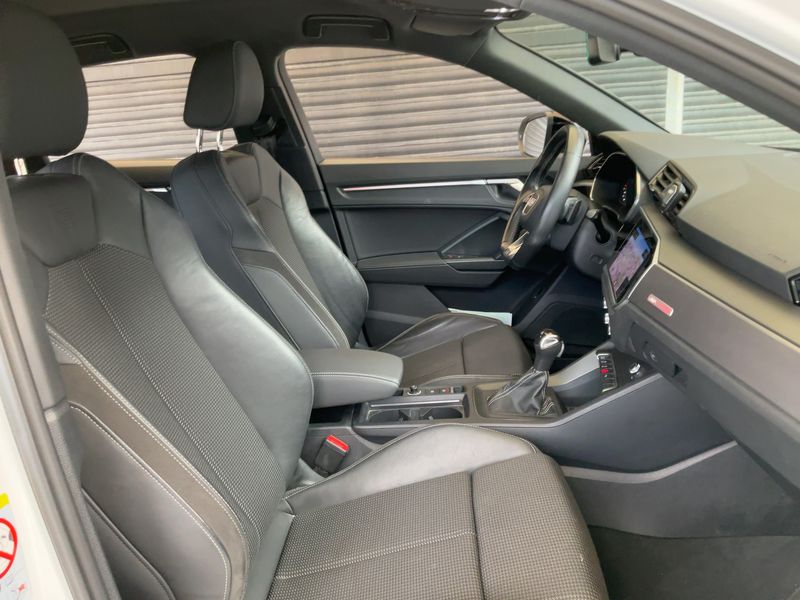 Audi Q3 Sportback 35 TDI Black line — zdjęcie 11