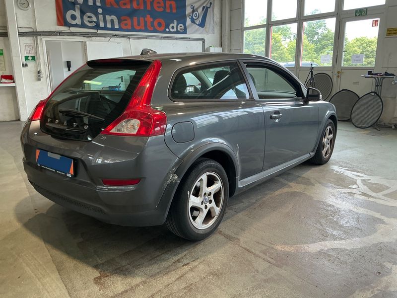 Volvo C30 1.6 Kinetic — zdjęcie 2