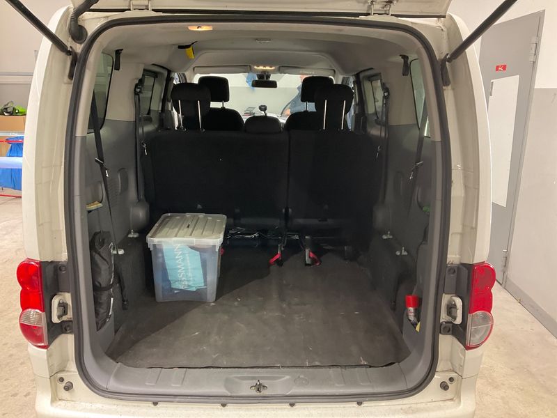 Nissan NV200 Evalia 1.5 dCi Evalia Tekna photo Nissan NV200 Evalia 1.5 dCi Evalia Tekna