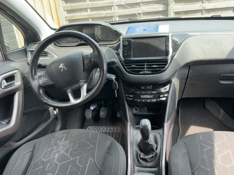 Peugeot 2008 1.6 Blue-HDi Style 2016 – снимка 17