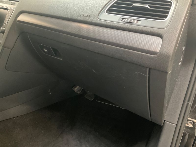 Volkswagen Golf VII 1.2 TSI Lounge BlueMotion Tech 2015 – снимка 26
