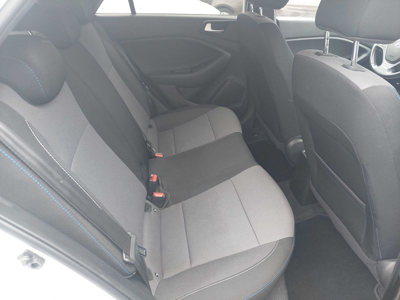 Hyundai i20 1.0 TGDI Passion blue — zdjęcie 14