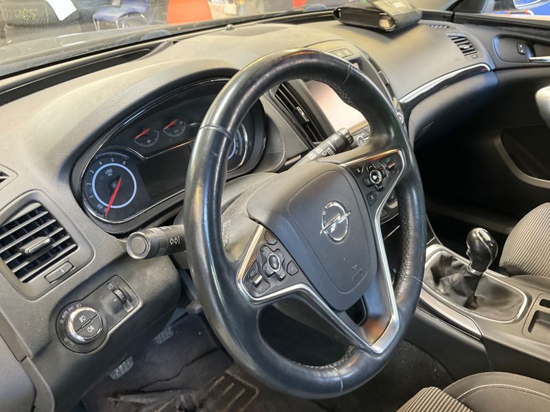 Opel Insignia Sports Tourer 2.0 CDTI Innovation 2015 – снимка 37