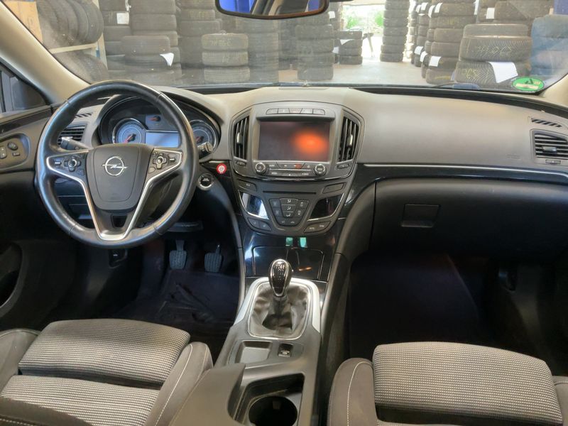 Opel Insignia Sports Tourer 2.0 CDTI Innovation 2015 – снимка 17