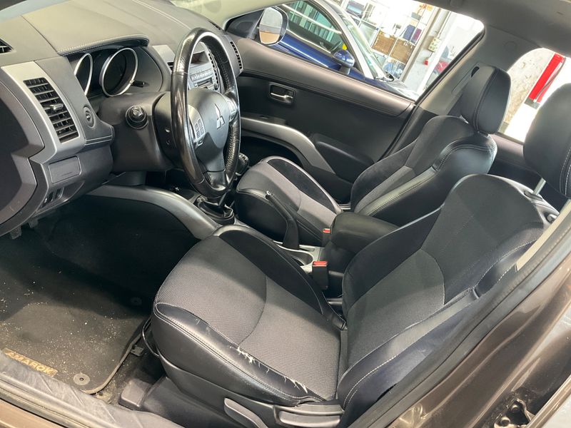 Mitsubishi Outlander 2.2 DI-D Motion 4WD — zdjęcie 3