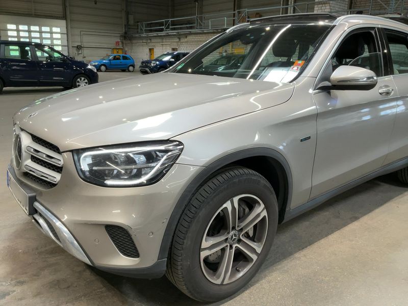 Mercedes-Benz GLC-Klasse GLC 300e 4Matic — zdjęcie 2