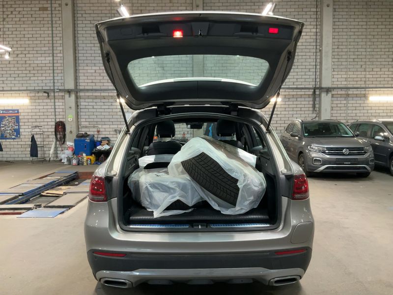 Mercedes-Benz GLC-Klasse GLC 300e 4Matic — zdjęcie 10