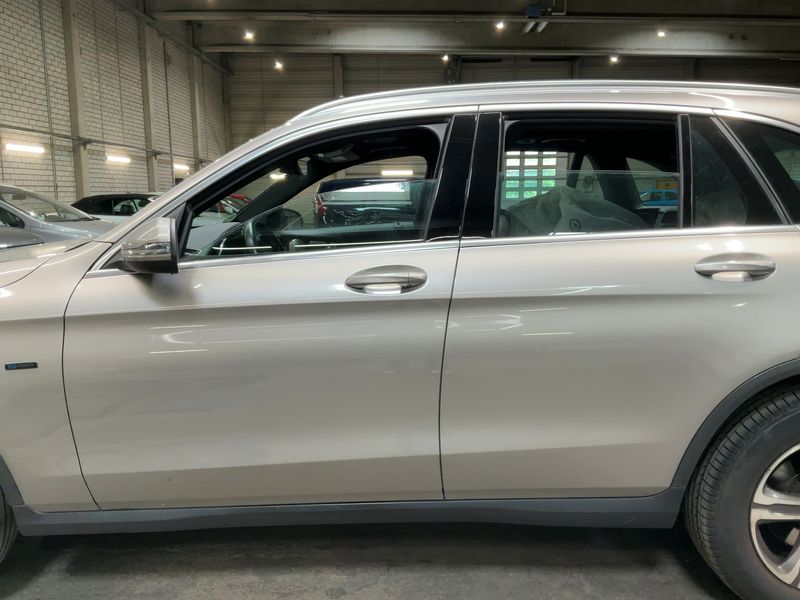 Mercedes-Benz GLC-Klasse GLC 300e 4Matic — zdjęcie 4