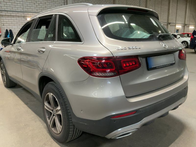 Mercedes-Benz GLC-Klasse GLC 300e 4Matic — zdjęcie 3