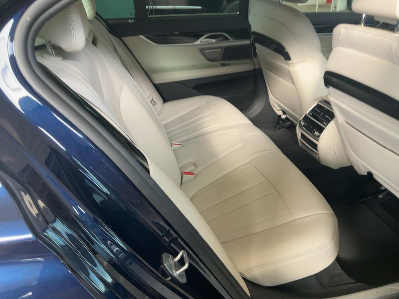 BMW 7er 745e iPerformance — zdjęcie 14