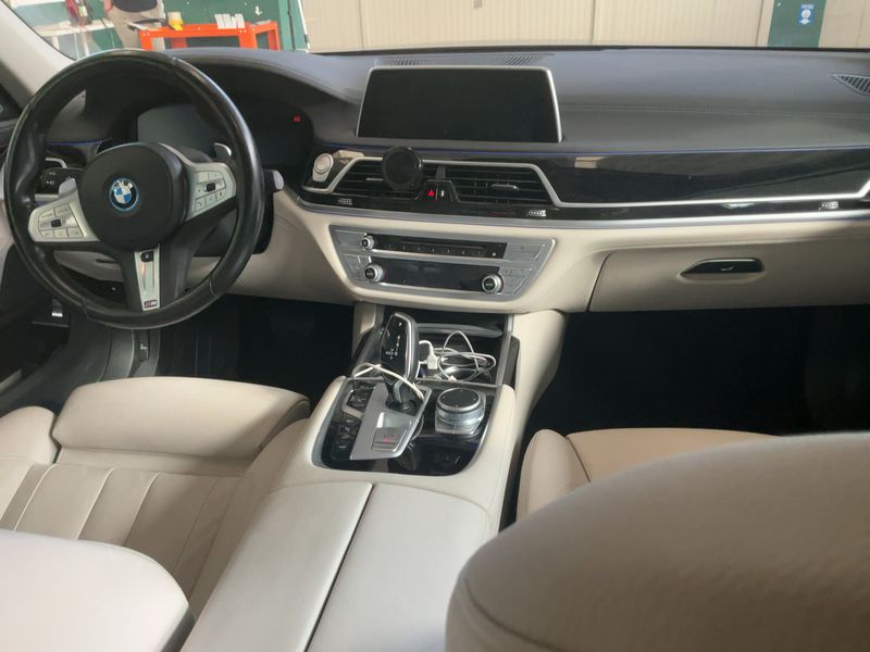 BMW 7er 745e iPerformance — zdjęcie 12