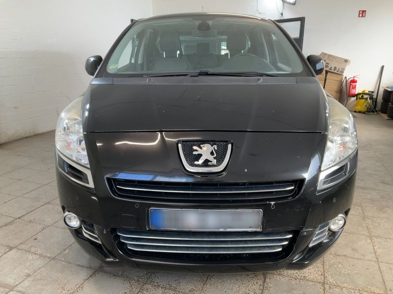 Peugeot 5008 2.0 HDi Premium — zdjęcie 9
