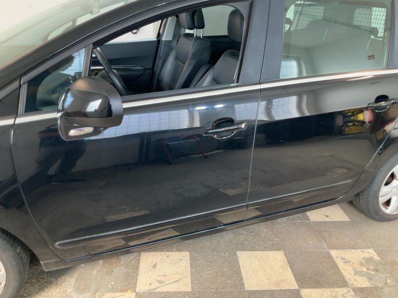Peugeot 5008 2.0 HDi Premium — zdjęcie 4