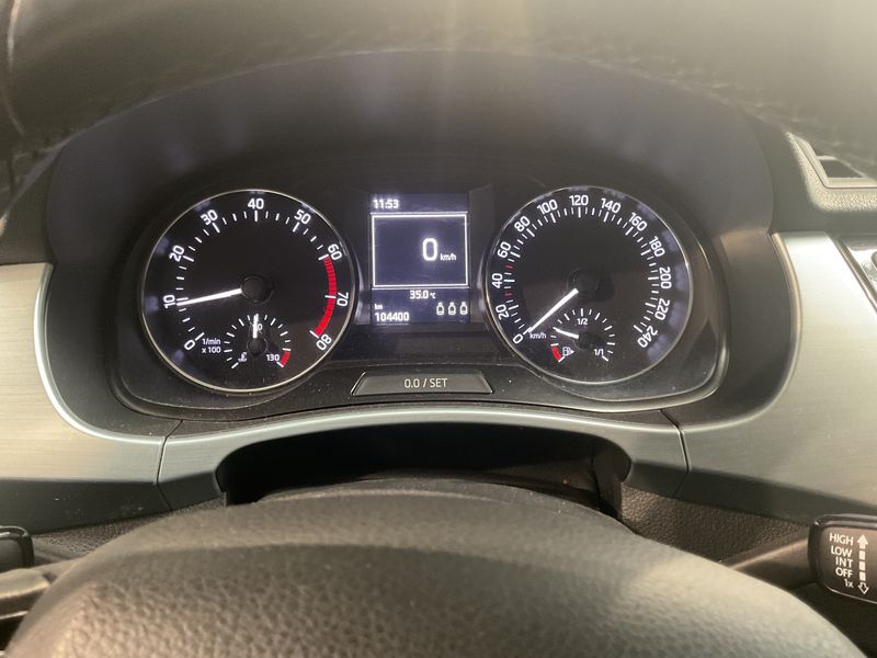 Skoda Fabia 1.0 MPI Ambition 2015 – снимка 18